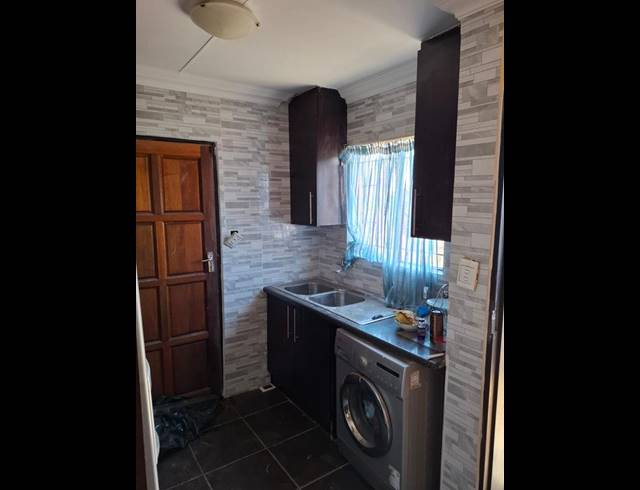2 BEDROOM HOUSE FOR SALE IN SOSHANGUVE VV